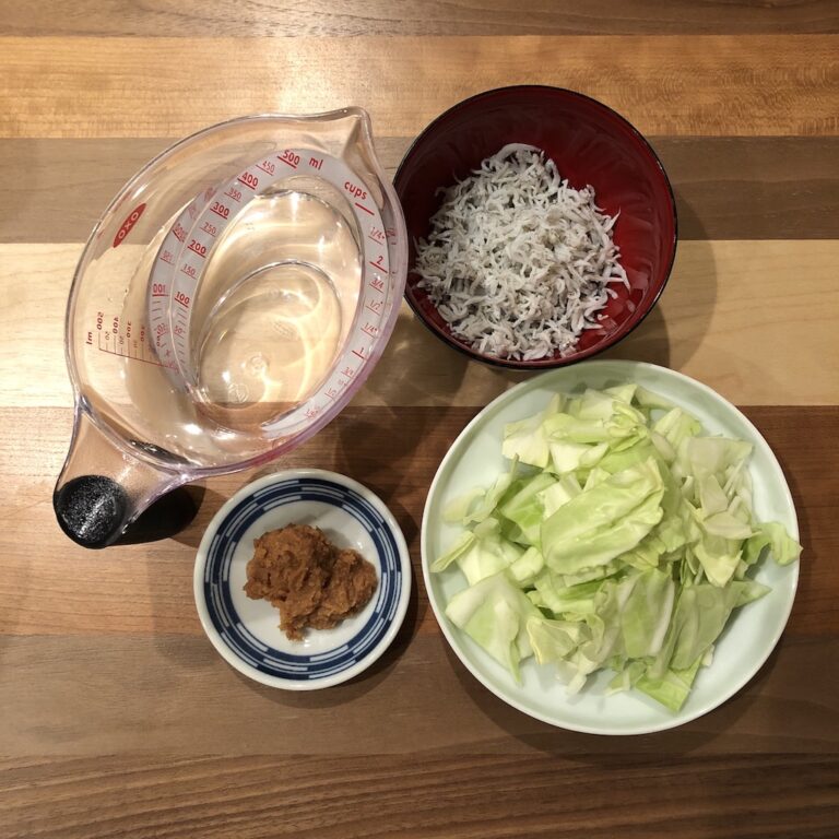 CABBAGE & YOUNG SARDINES miso soup recipe JAPANESE COOKING CHANNEL & misosoup.site