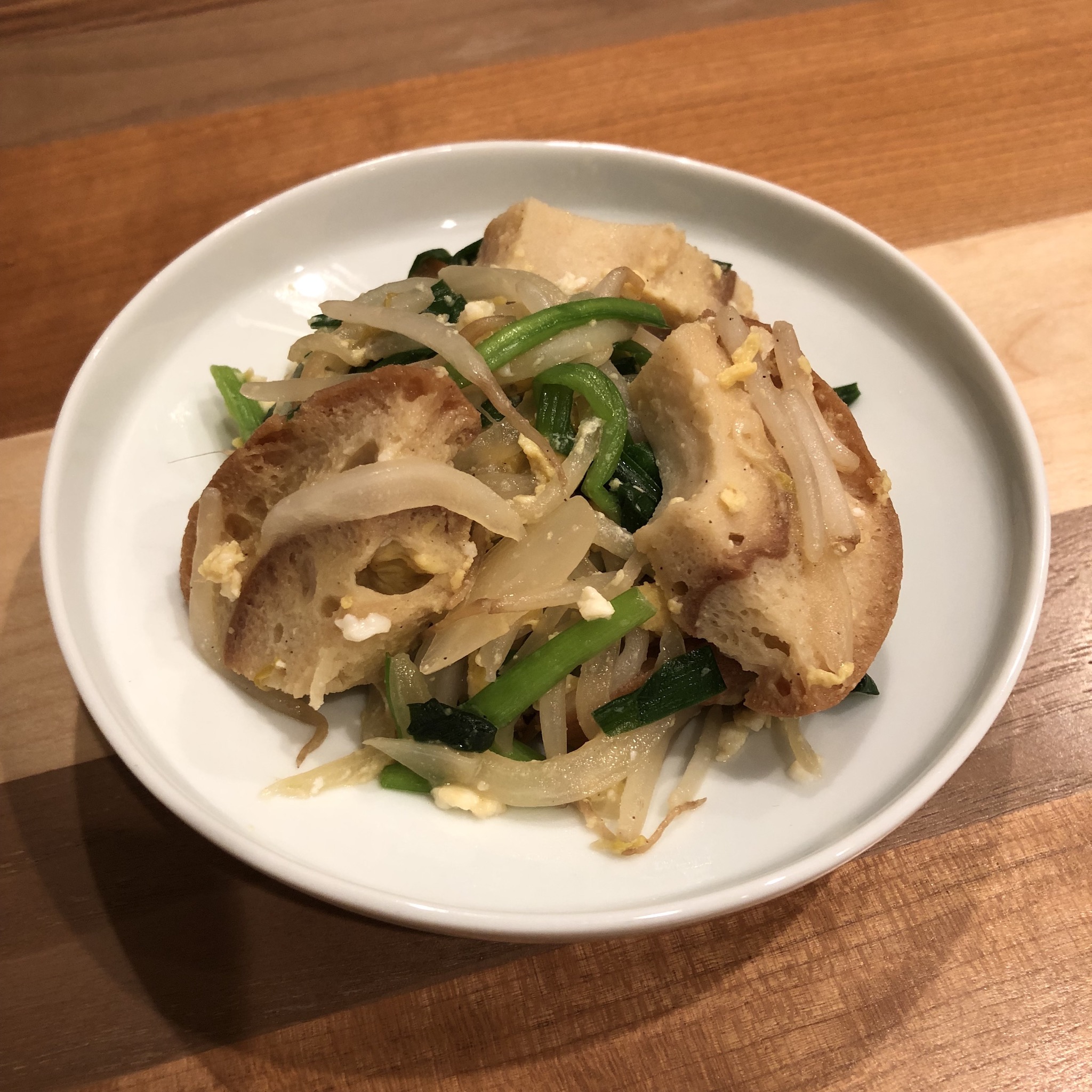 STIR-FRIED FU (WHEAT GLUTEN CAKE) AND VEGETABLES