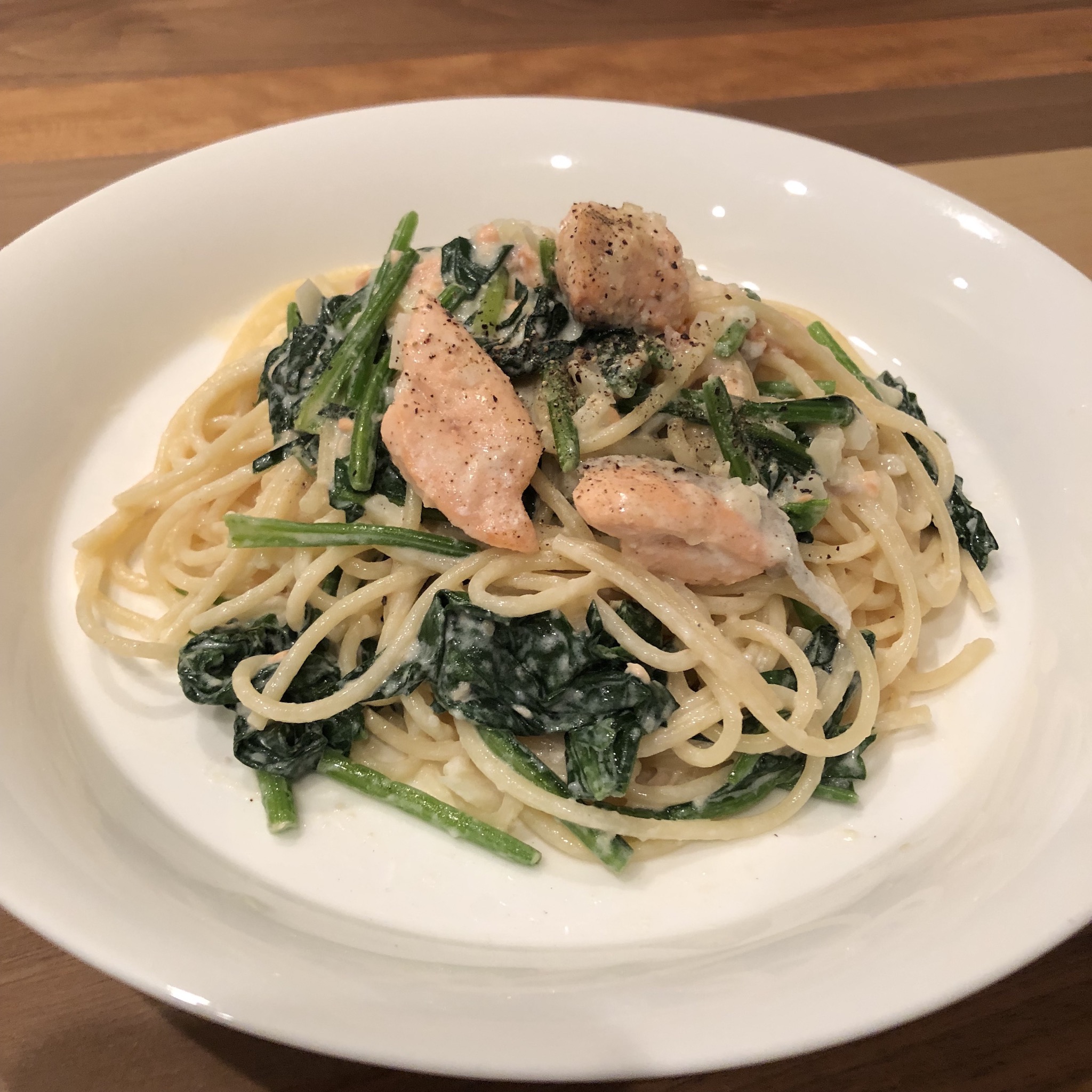 CREAMY PASTA WITH SALMON & SPINACH RECIPE | JAPANESE COOKING CHANNEL  (former 100% PURE JAPAN)