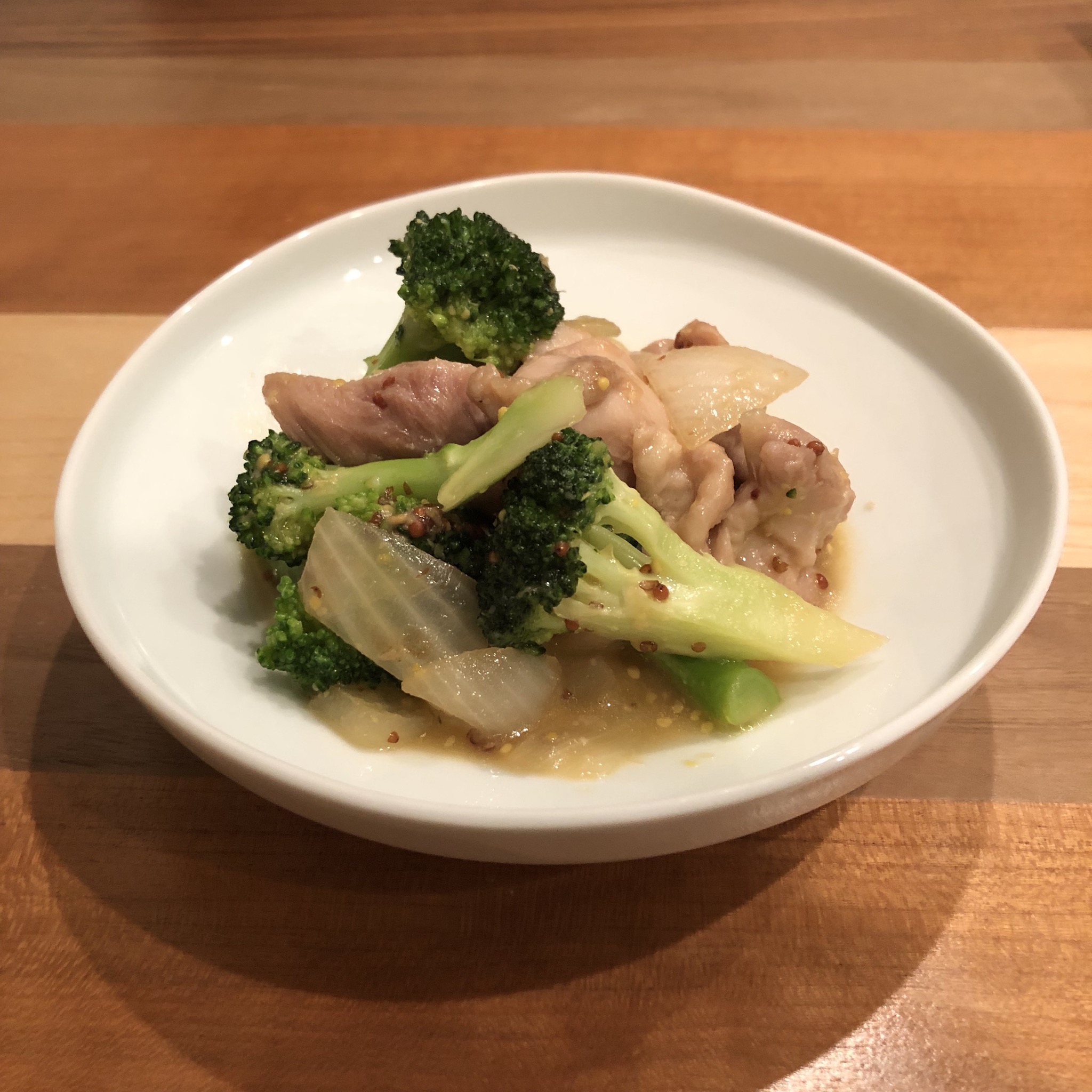 CHICKEN & BROCCOLI STIR-FRY WITH MISO MUSTARD